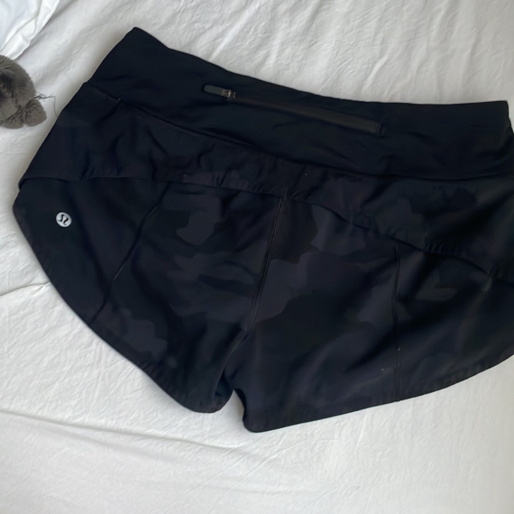 Lululemon sped up shorts